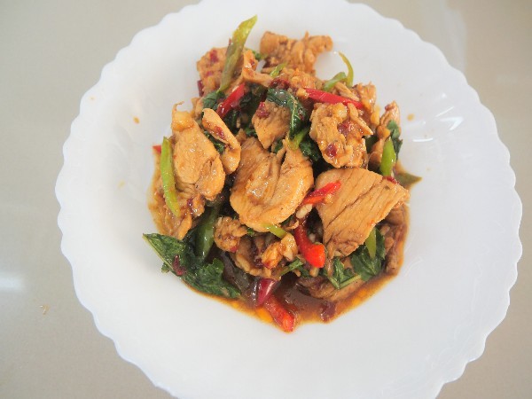 ผัดกระเพราไก่