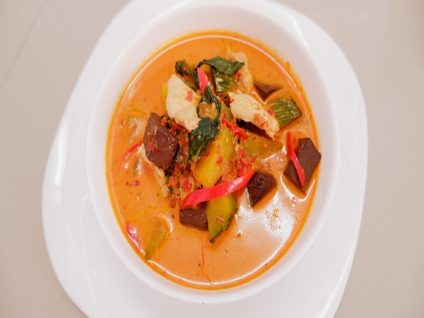 แกงไก่กะทิฟักทอง