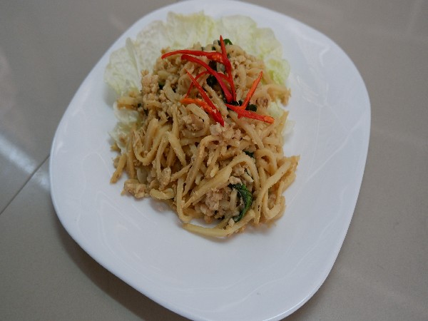 ผัดหน่อไม้ใส่ไข่+ไก่