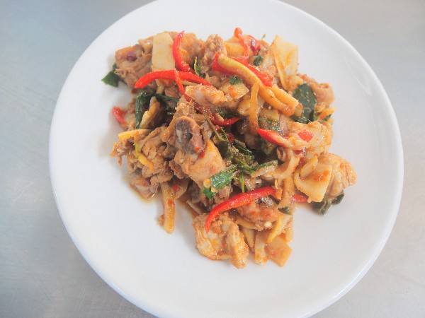 ผัดเผ็ดไก่