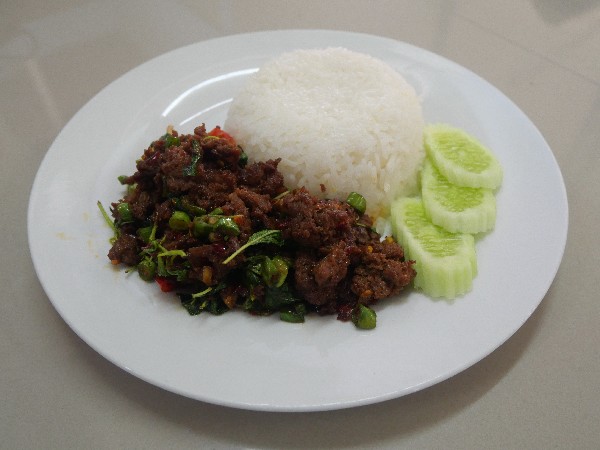 ข้าวกระเพราเนื้อสับ