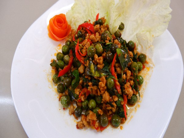 ผัดพริกแกงหมูมะเขือ